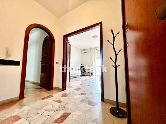 Appartamento trilocale in vendita in Via Asiago, Catania