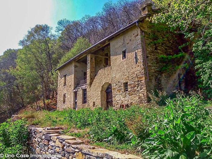 Casa con 8 locali in vendita in Donato, Donato