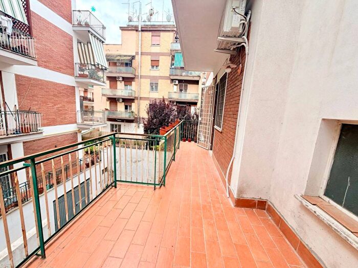 Appartamento bilocale in affitto in Via dei Buonvisi, Casetta Mattei Corviale, Roma