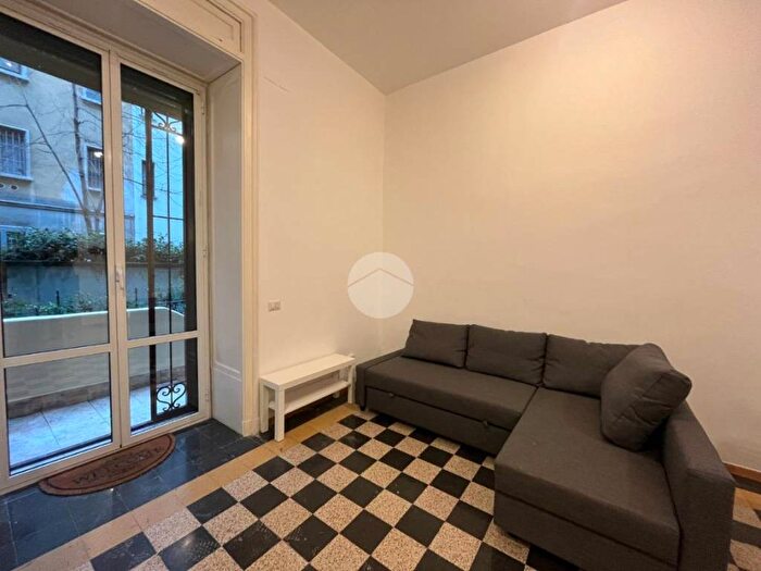 Appartamento trilocale in affitto in Piazza Giuseppe Grandi, Porta Vittoria, Milano