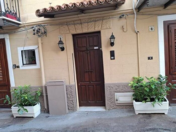 Appartamento monolocale in affitto in Vicolo Casa Professa, Cassaro, Palermo