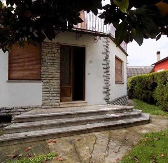 Casa con 6 locali in vendita in Barga
