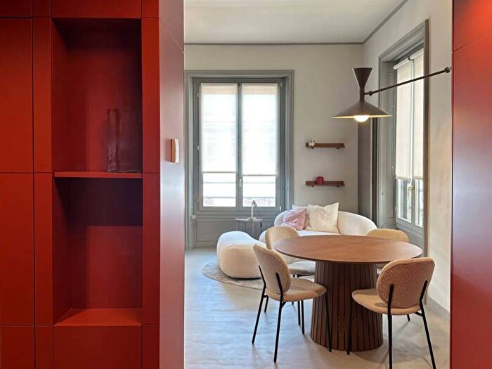 Appartamento trilocale in affitto in Via Giulio Tarra, Centrale, Milano