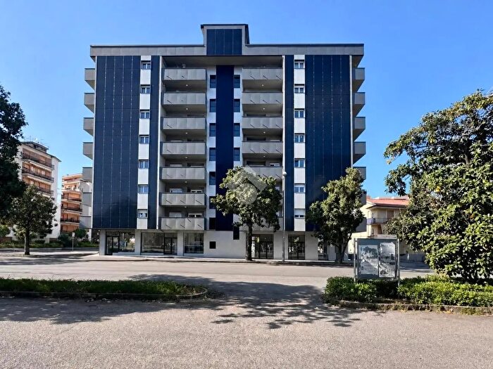 Appartamento trilocale in vendita in Via Fratelli Bandiera, Rende