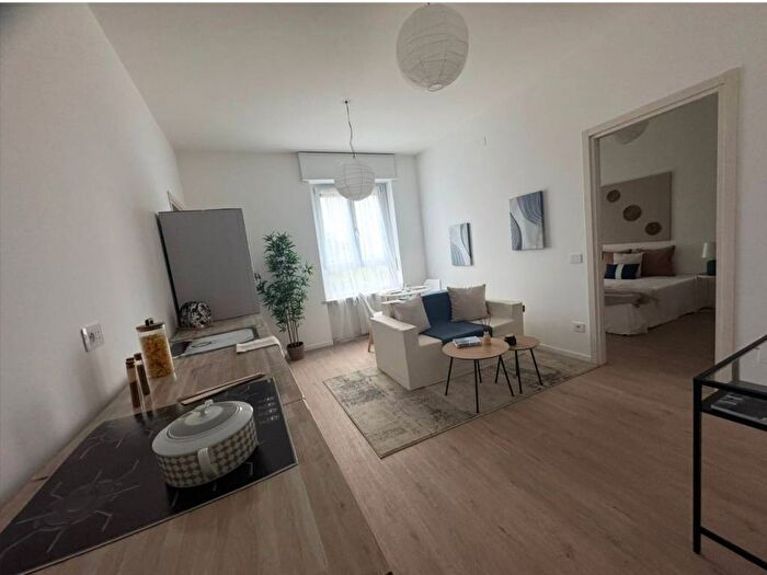 Appartamento bilocale in vendita in Via Civenna, Certosa, Milano
