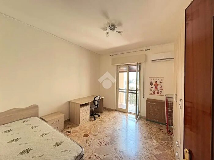 Appartamento trilocale in affitto in Via Sebastiano La Franca, Palermo