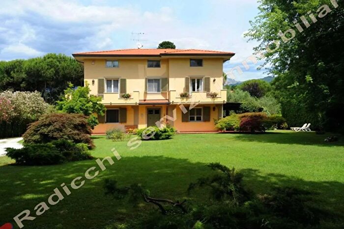 Casa con 5 locali in vendita in Via Ammiraglio Morin a, Forte Dei Marmi