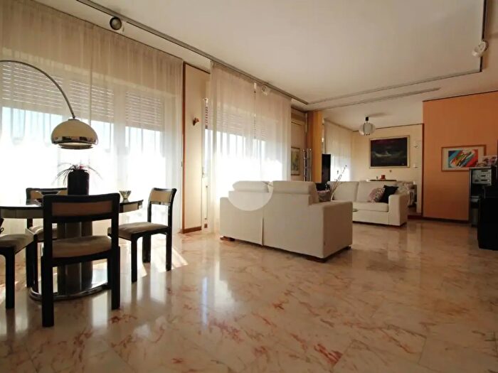 Appartamento con 6 locali in vendita in Via Donato Bramante, Palermo