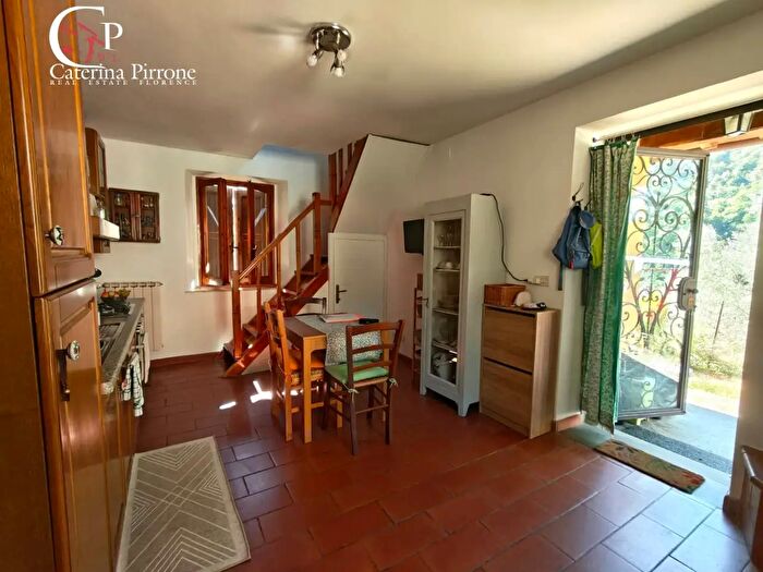 Casa trilocale in vendita in Via Aldo Moro, San Godenzo