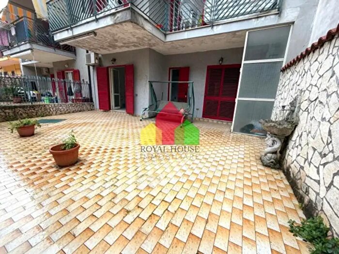 Appartamento trilocale in vendita in Via Marchesella, Giugliano In Campania