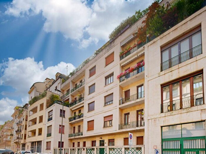 Casa bilocale in vendita in Via Mauro Macchi, Centrale, Milano