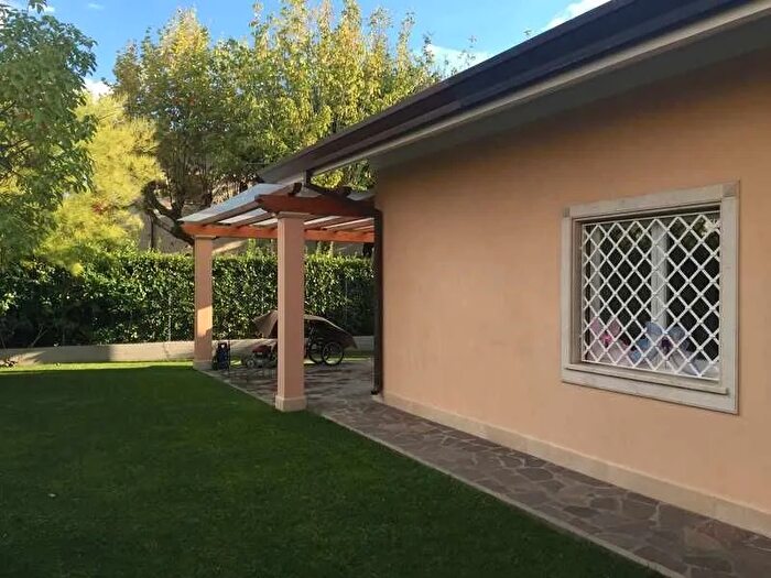 Casa con 5 locali in affitto in Via Ammiraglio Morin a, Forte Dei Marmi