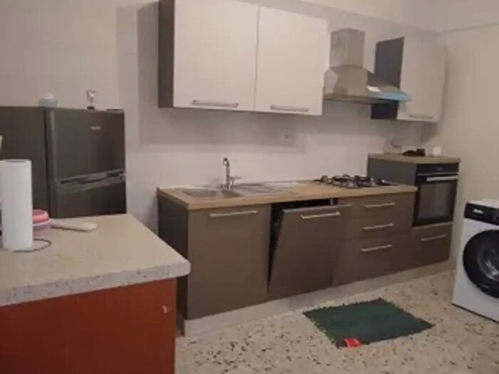 Casa con 8 locali in affitto in Floridia