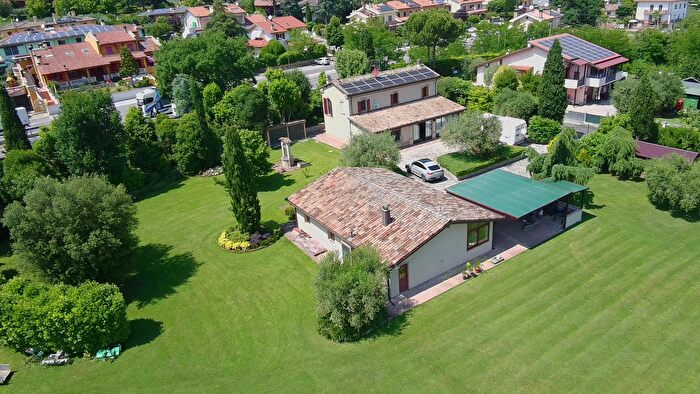 Casa con 12 locali in vendita in Via Santarcangiolese, Poggio Torriana