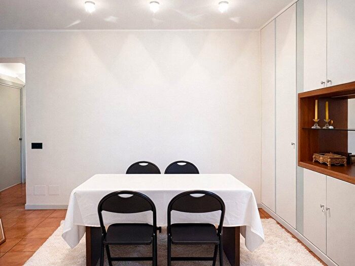 Appartamento bilocale in affitto in Via Gerolamo Tiraboschi, Porta Romana Medaglie dOro, Milano