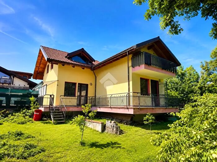 Casa con 7 locali in vendita in Via dei Caduti, Givoletto