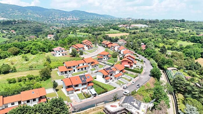 Casa quadrilocale in vendita in Strada Rivamare Moncalieri, Moncalieri