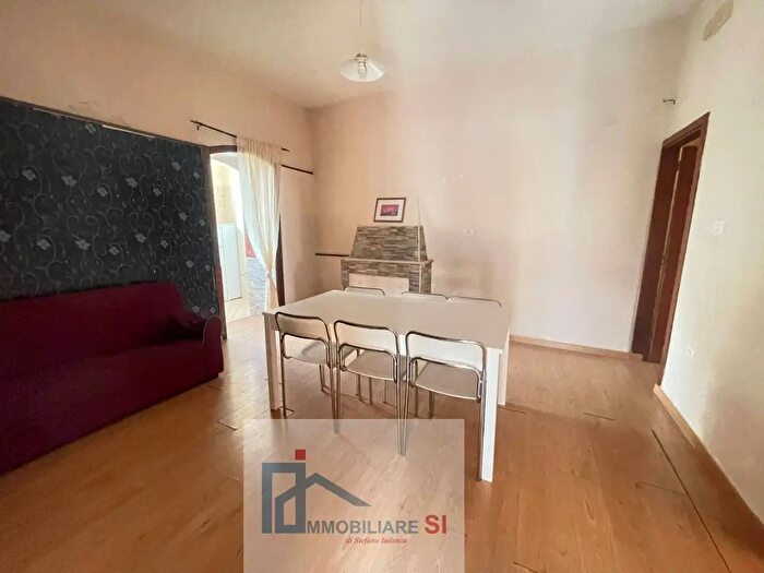 Casa quadrilocale in vendita in Contrada Cardilli, Sant'Angelo A Cupolo