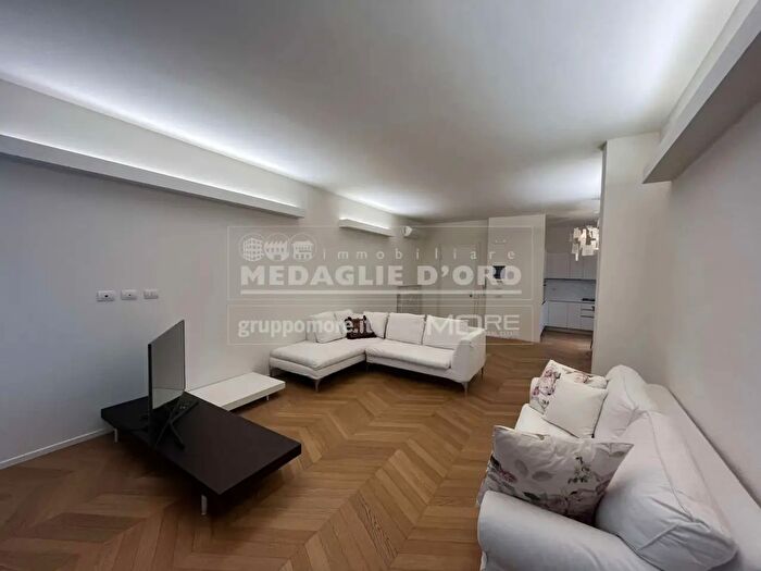 Appartamento quadrilocale in affitto in AdZe Viale Vittorio Veneto, Modena