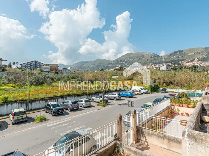 Appartamento quadrilocale in vendita in Via Santa Liberata, Monreale