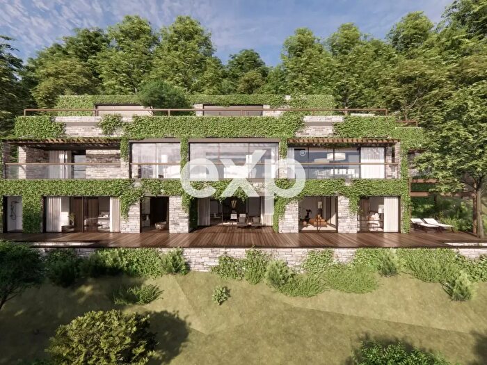 Casa con 10 locali in vendita in Trieste