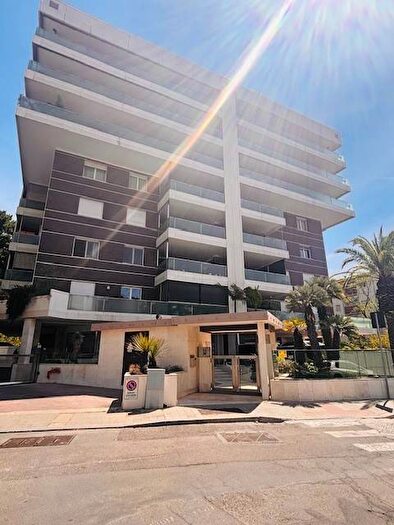 Appartamento trilocale in affitto in Via Stanislao Caboni, Bonaria, Cagliari