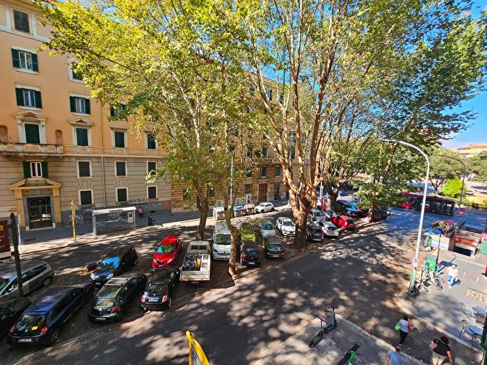 Appartamento bilocale in affitto in Via Cerveteri, Re di Roma, Roma