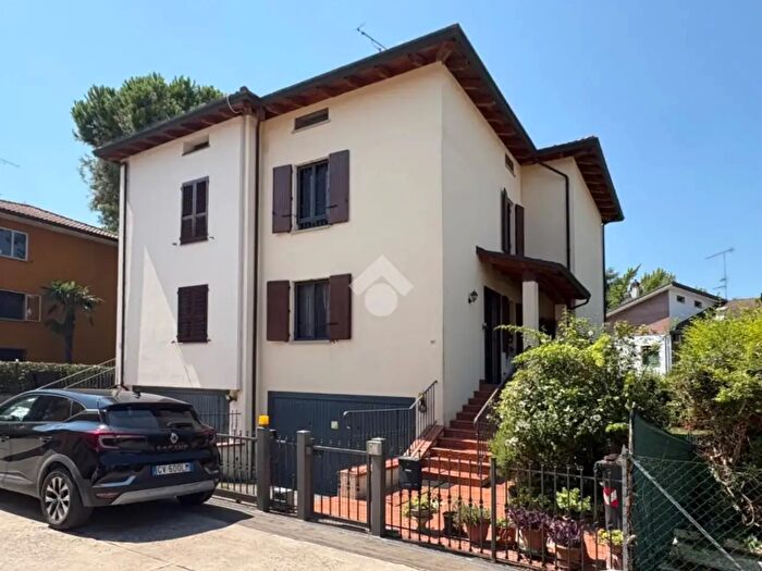 Casa quadrilocale in vendita in Via Riccardina, Budrio