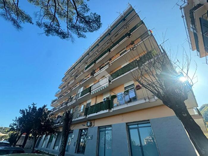 Appartamento trilocale in vendita in Viale Vincenzo Lombardi, Gragnano