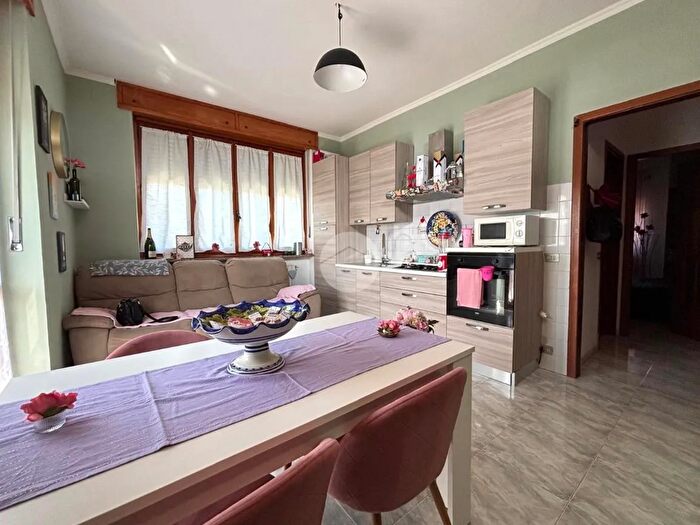 Appartamento trilocale in vendita in Via dei Salici, None