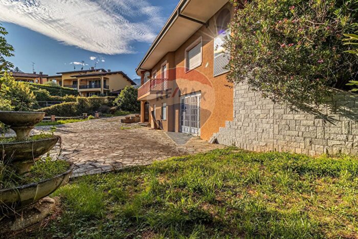 Case in Vendita e in Affitto - 3