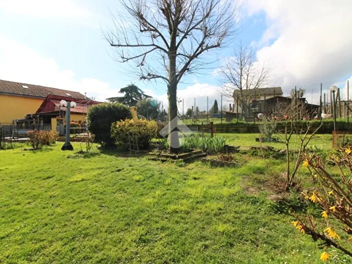 Casa con 6 locali in vendita in Regione Scaragli, Visone