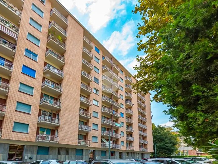 Appartamento trilocale in vendita in Via Michele Coppino, Torino