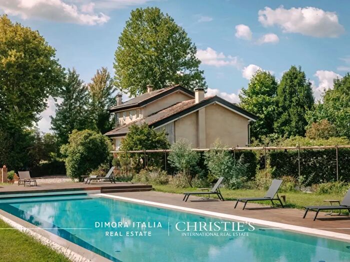 Casa con 14 locali in vendita in Treviso