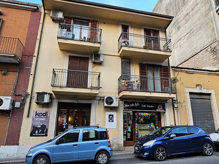 Appartamento trilocale in affitto in Vico Natoli, Modica