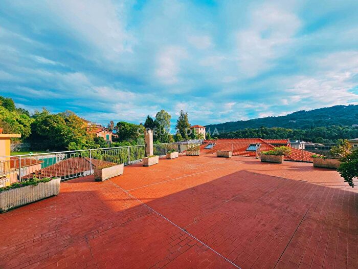 Appartamento con 8 locali in vendita in Via Bosena, Rapallo