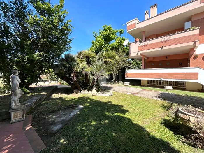 Appartamento trilocale in vendita in Via delle Zinnie, Nettuno