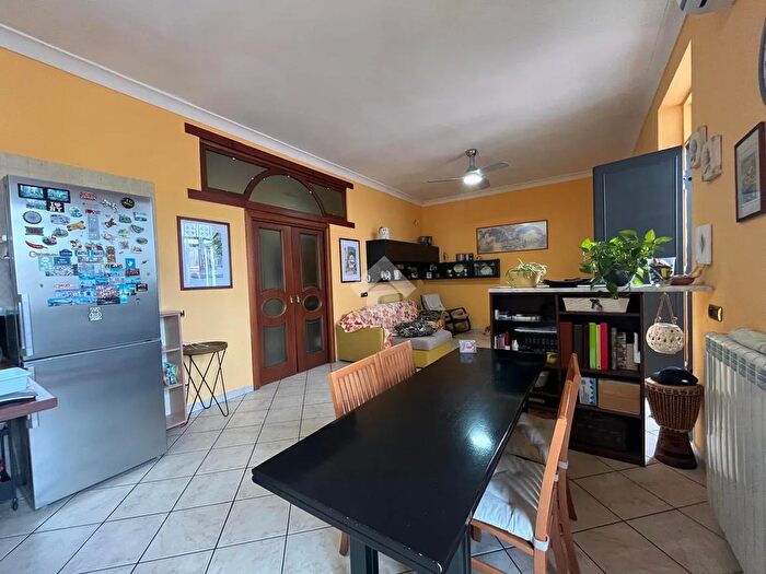 Appartamento trilocale in vendita in Via Farina, Ercolano