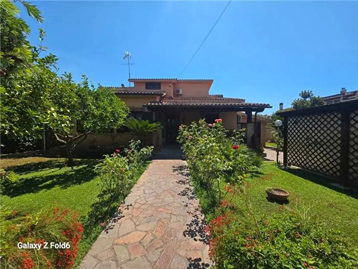 Casa con 5 locali in vendita in Roma