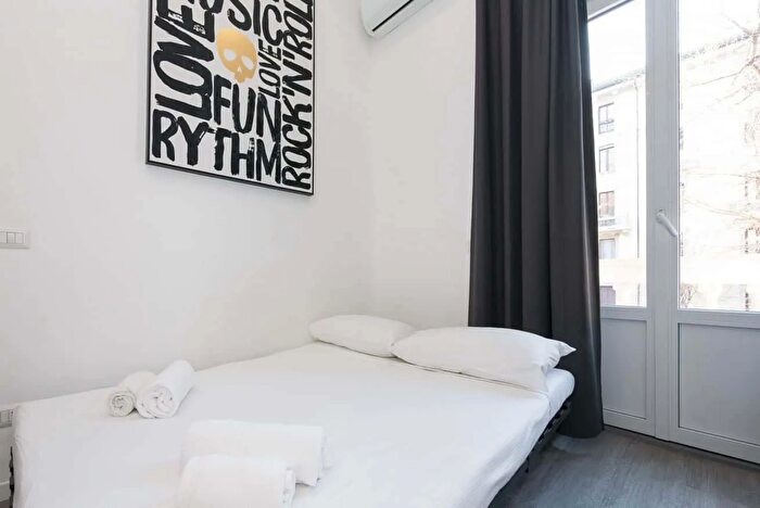 Appartamento monolocale in affitto in Via Lomellina a, Milano