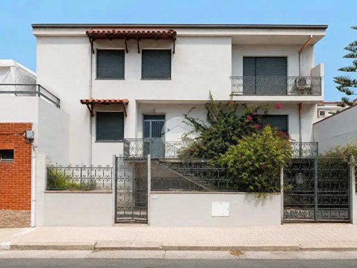Appartamento con 5 locali in vendita in Via Trieste, Dolianova