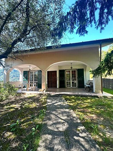 Casa con 5 locali in vendita in Via San Lorenzo, Follo