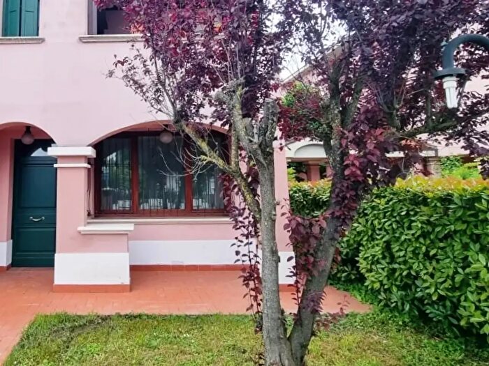 Appartamento bilocale in vendita in Via Roma, Rolo