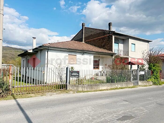 Appartamento con 5 locali in vendita in Via Angelo Maria Ricci a, Rieti