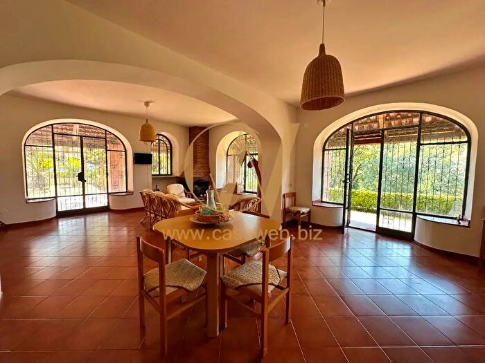 Casa con 10 locali in affitto in Via Lupara, Caserta