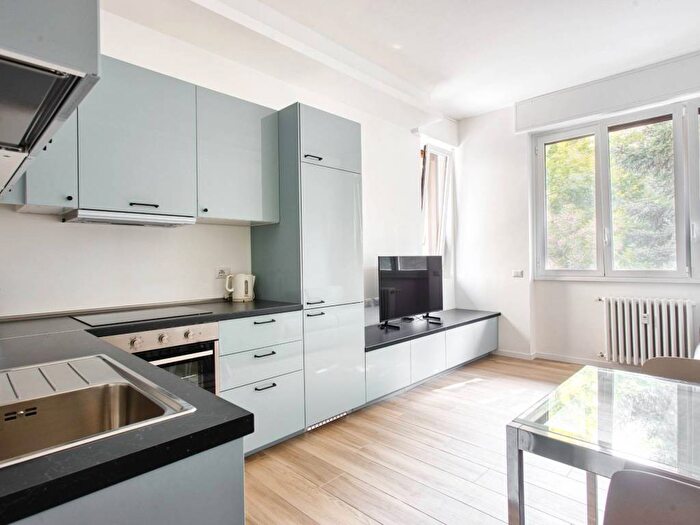 Appartamento trilocale in affitto in Via Antonello da Messina, Gambara, Milano