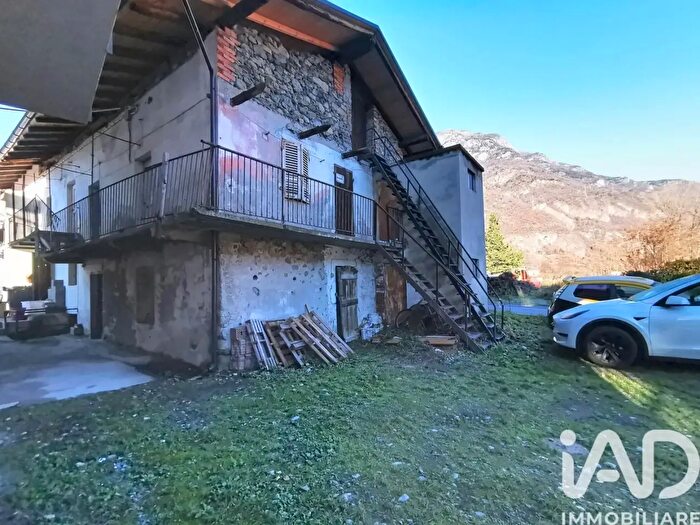 Casa con 10 locali in vendita in Localitãampnbsp Fabrica, Champdepraz