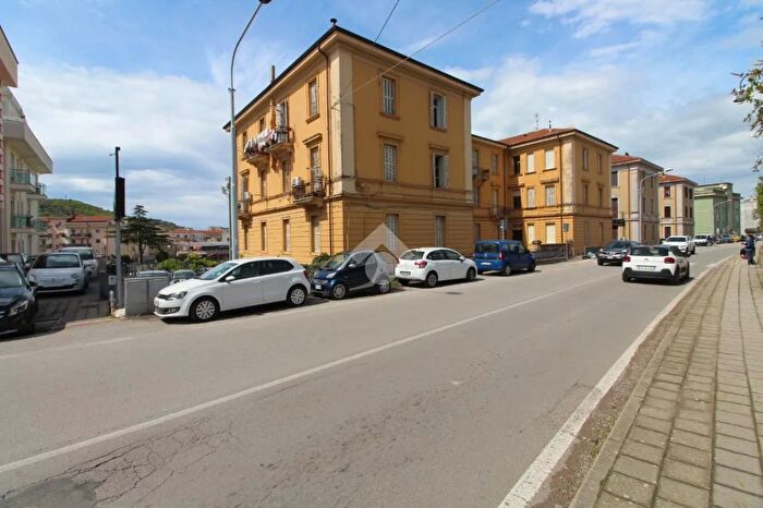 Appartamento con 5 locali in vendita in Via Dante Alighieri, Agropoli