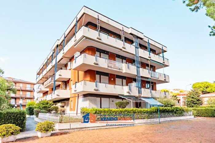 Appartamento trilocale in vendita in Via Giovanni Rattalino, Andora