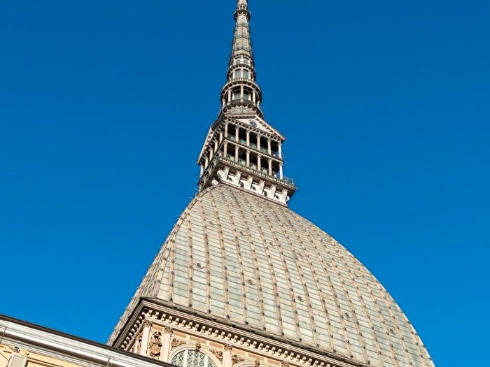 Appartamento trilocale in affitto in Via Alessandro Riberi, Giardini Reali, Torino